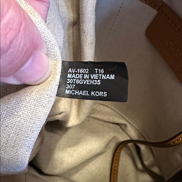 MICHAEL Michael Kors | Vivian Woven Hobo Bag in Shell Suede & Acorn Leather - Picture 12 of 16